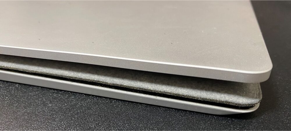 Surface Laptop　天板が閉まらない状態