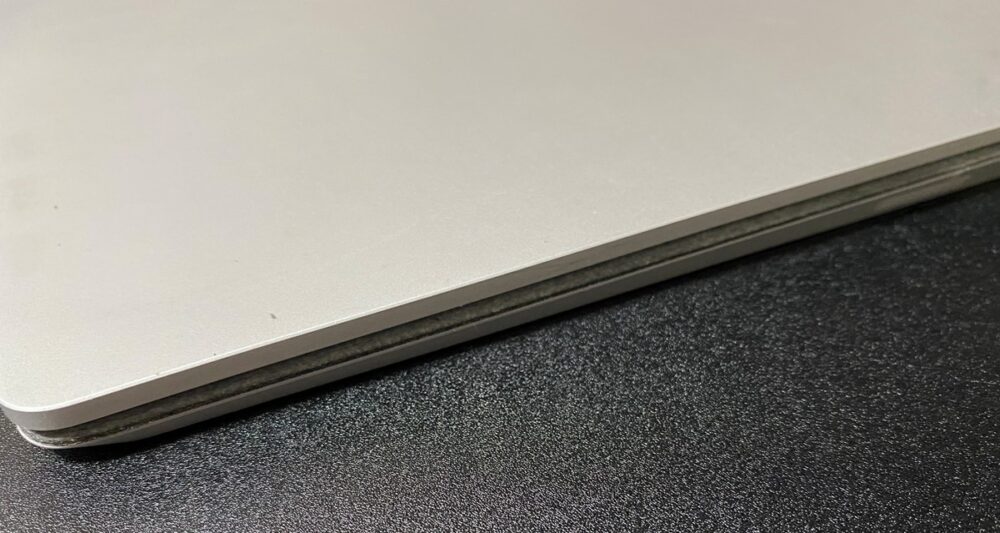 Surface Laptopが閉まらない!【バッテリー膨張が原因】交換前後の比較 ...